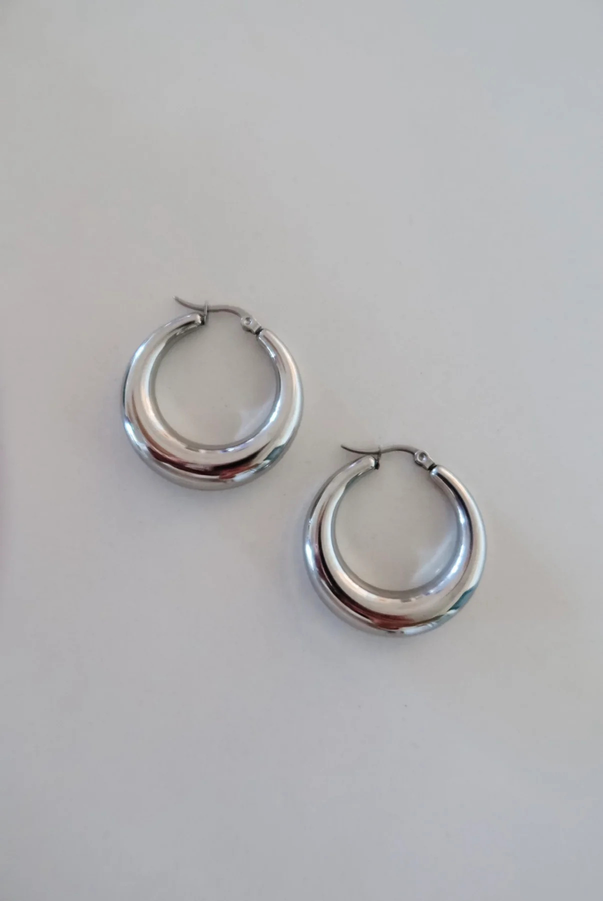 THE CLEO HOOPS | SILVER | SHOP HARCO