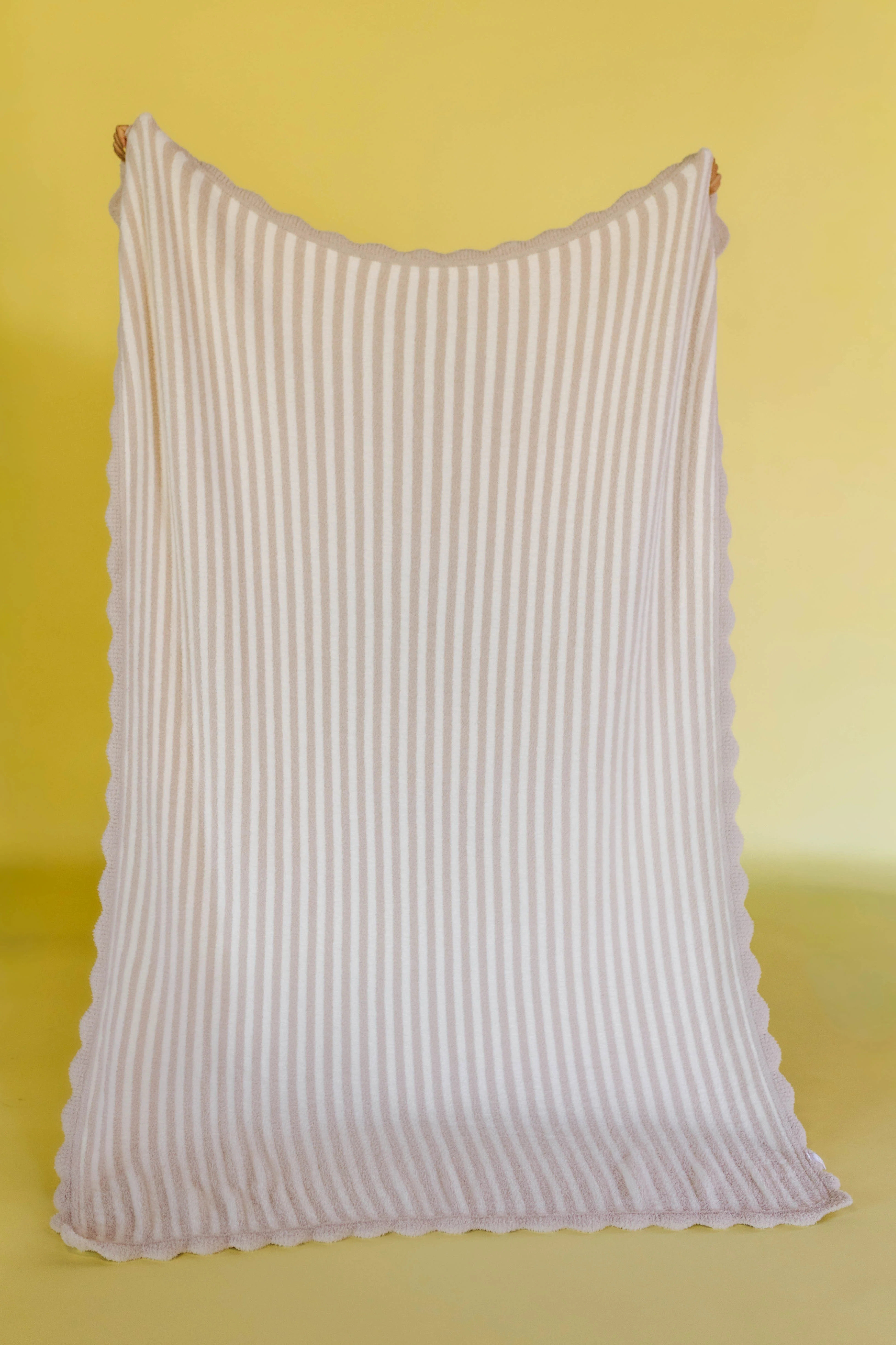 Sand Pinstripe Scallop Blanket 60x80 | Staykation