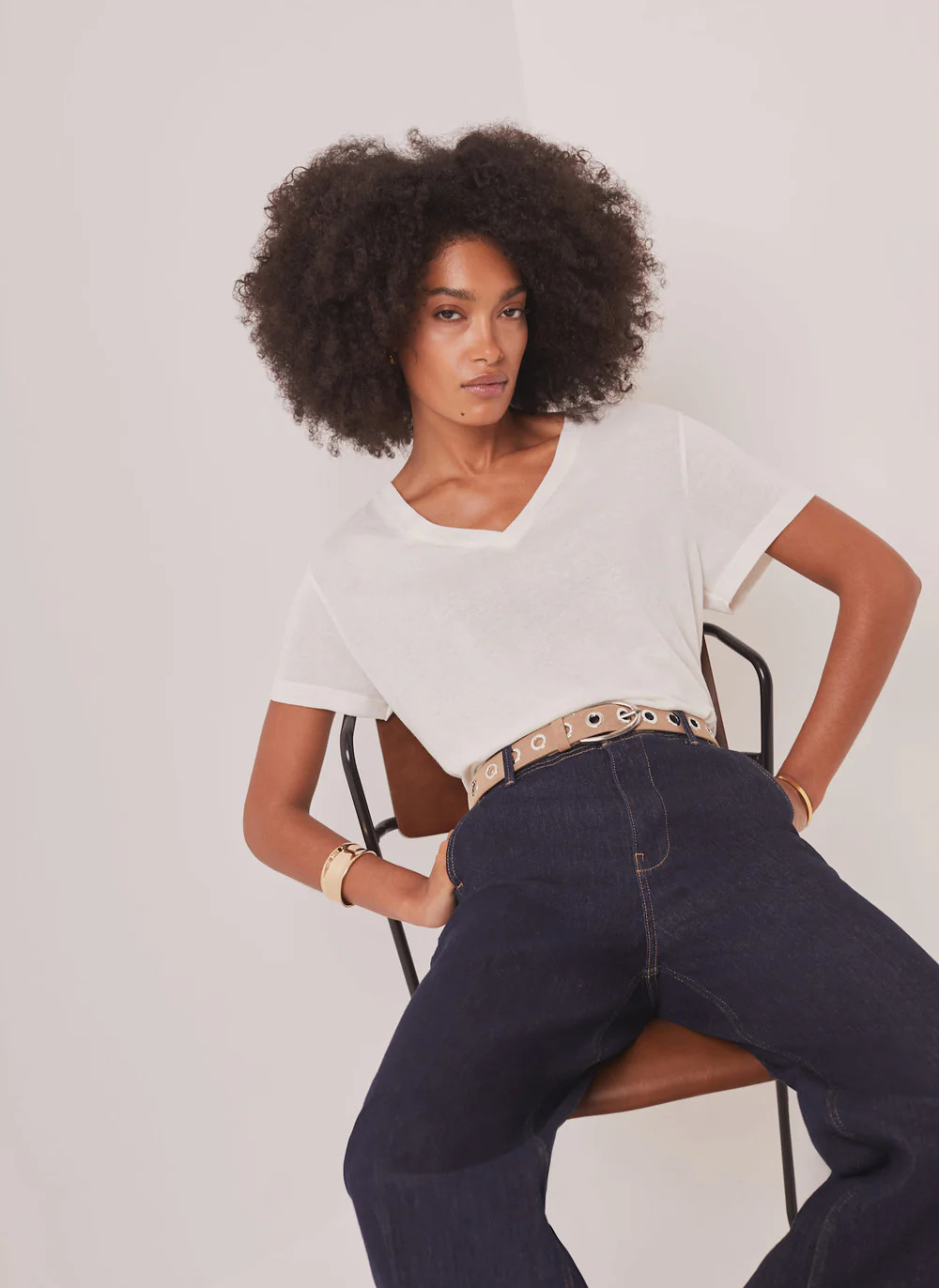 White Linen Blend V-Neck T-Shirt | Mint Velvet