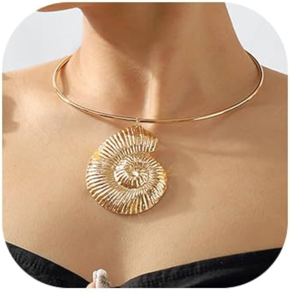 Jovono Boho Conch Necklaces Gold Choker Necklace Statement Collar Necklace Accessories for Women ... | Amazon (US)