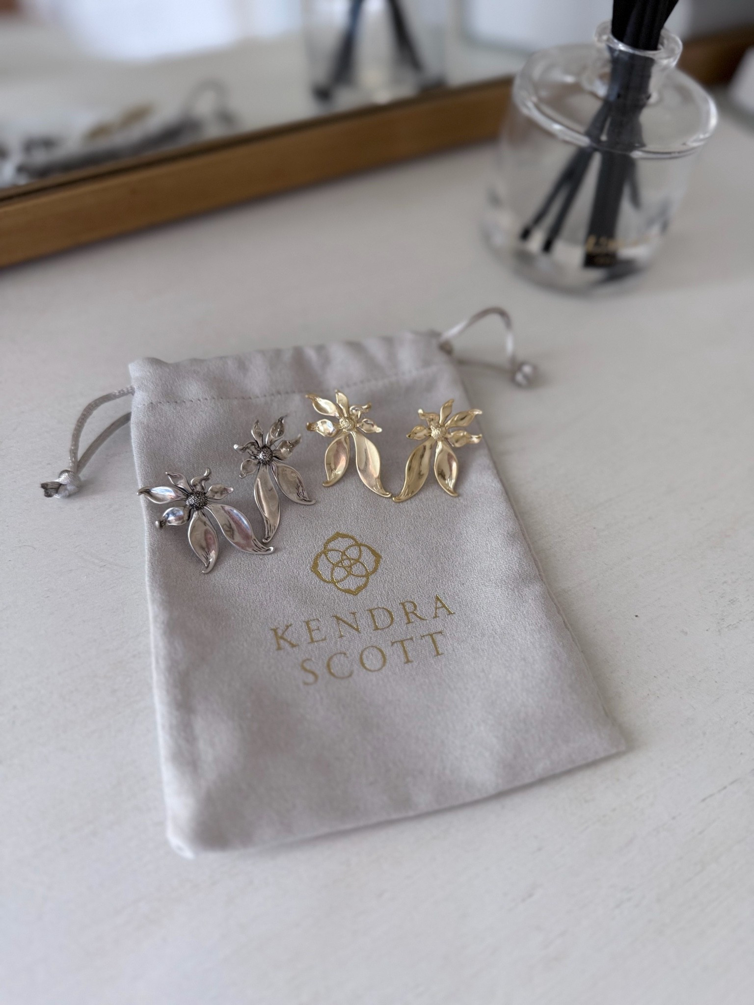 Love these flower earrings from Kendra Scott! Great for dressy dinners

#LTKselfcare #LTKSeasonal #LTKTravel