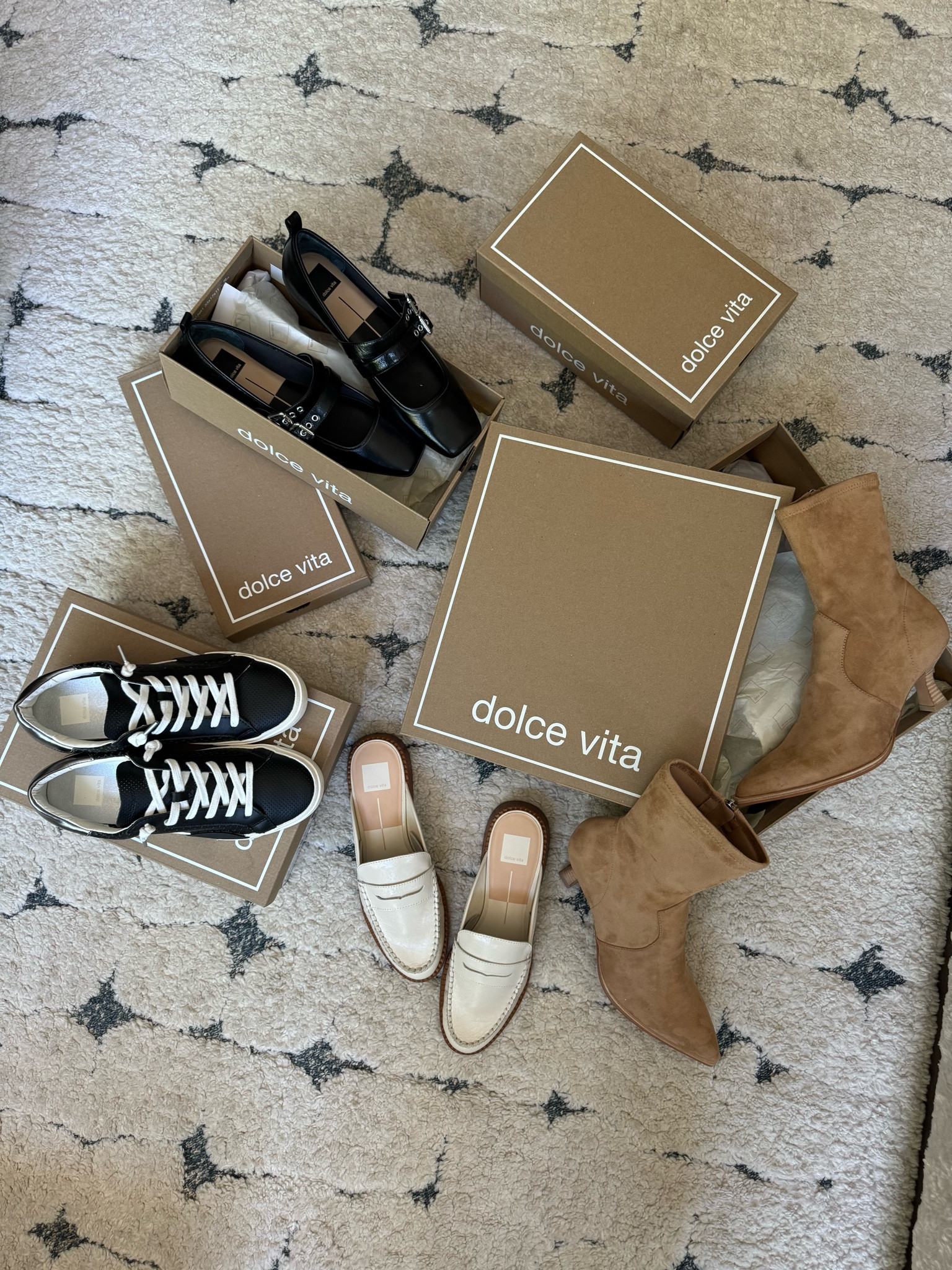 Nordstrom sale NSALE shoe finds from dolce vita
Trendy fall boots and flats 

#LTKxNSale