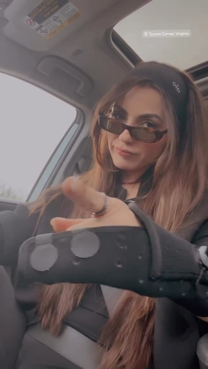 Right before my finger surgery 😫 @Alo Yoga 

#LTKstorytime #LTKootd #LTKActive