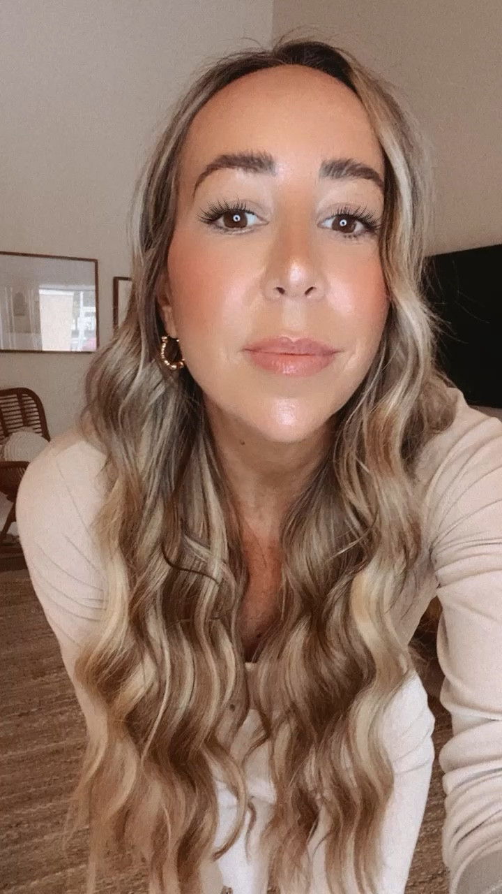 H & M is having a sale and I’m sharing some favorites. How great are these jeans for under $35!



#LTKCon #LTKunder50 #LTKstyletip