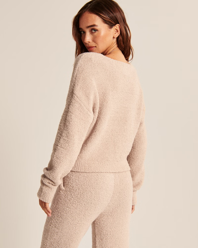 CremeLuxe V-Neck Sweater | Abercrombie & Fitch (US)