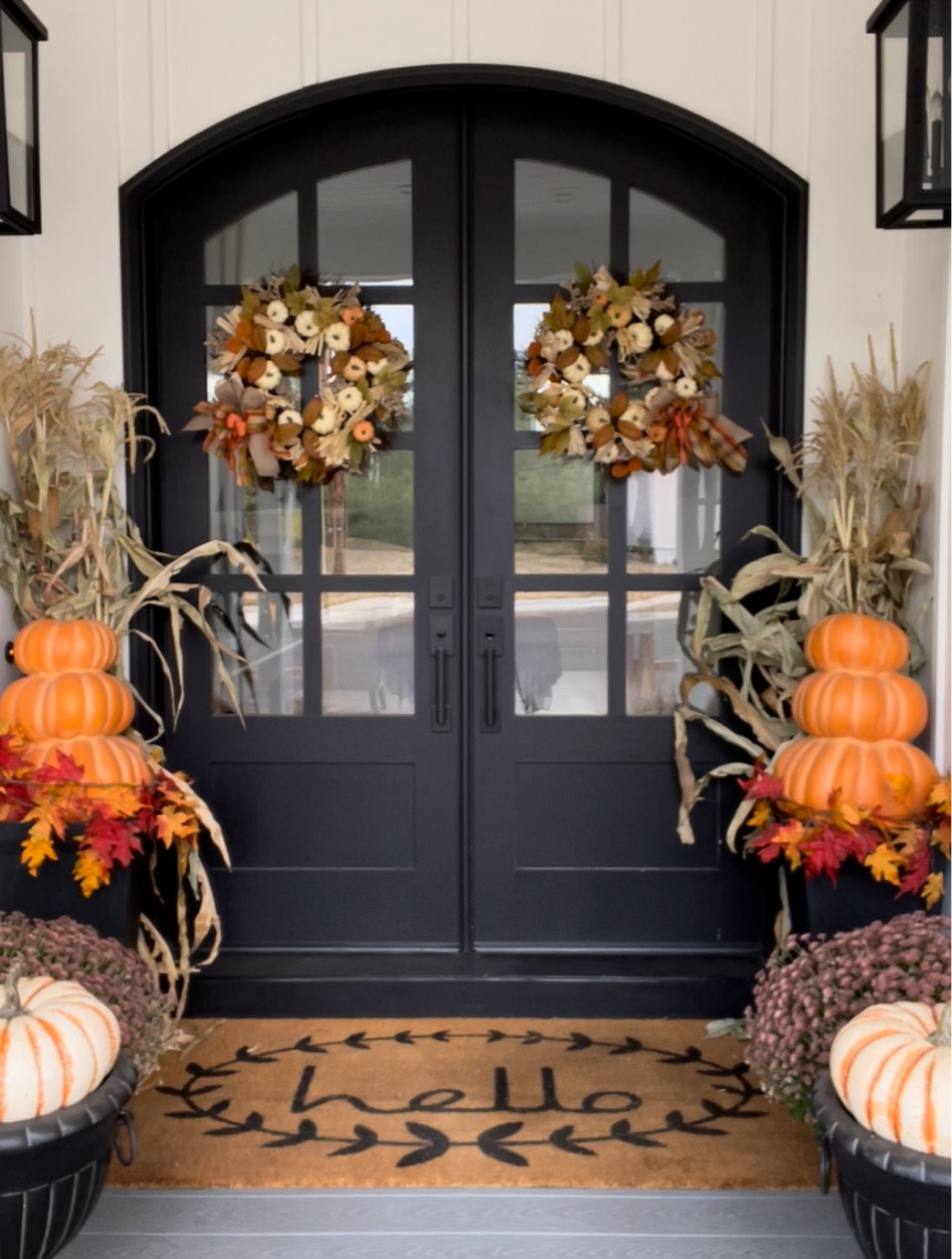 FALL FRONT PORCH VIBES 🍂



#LTKSeasonal #LTKhome #LTKstyletip