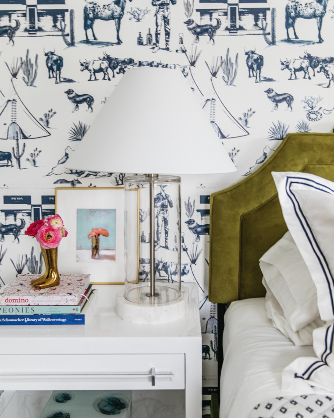 Your nightstand called. It wants a little attention ✨

A few of my favorite finishing touches to give your bedside a little personality.
 

 #LTKHome