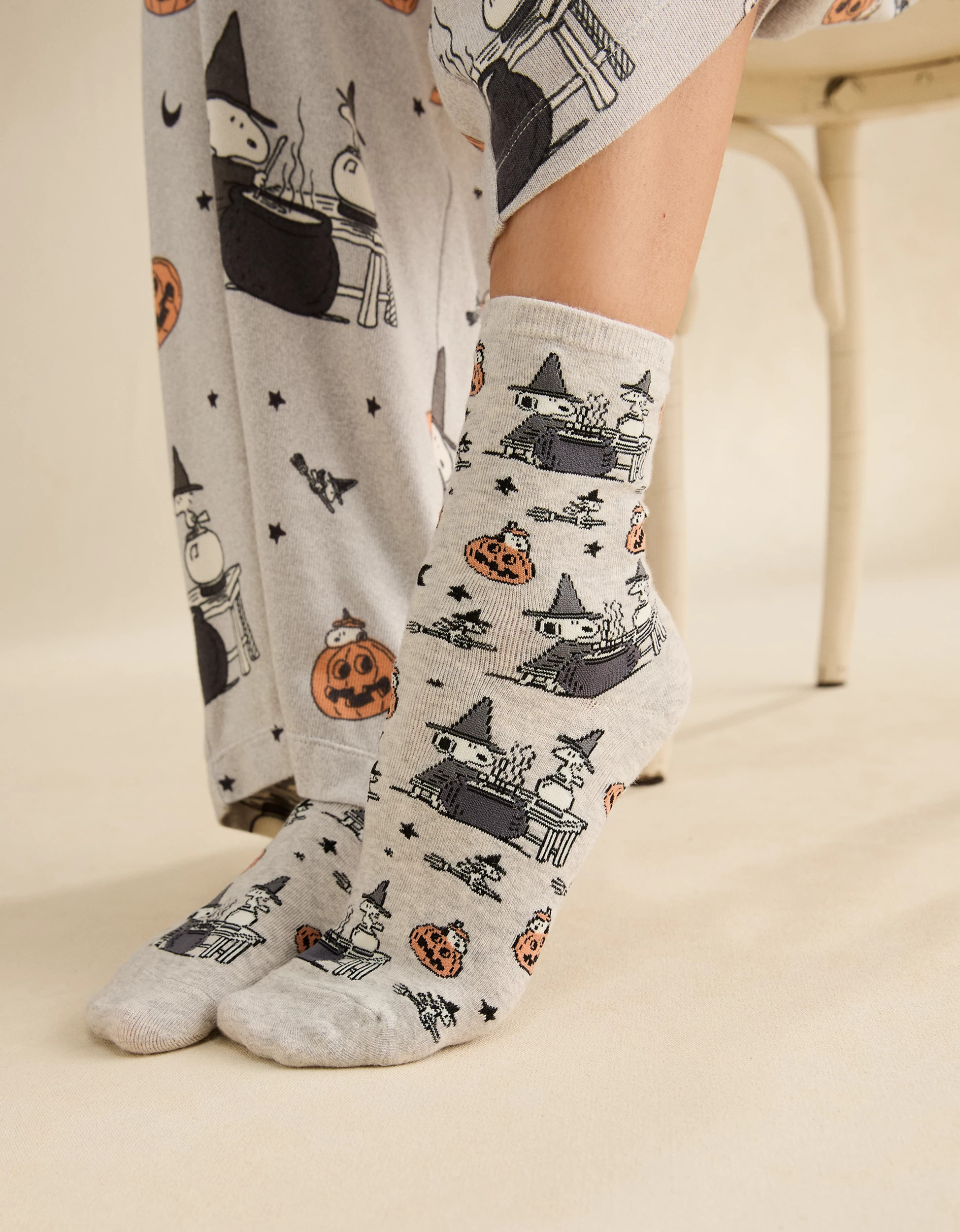 AE Snoopy Cropped Crew Socks | American Eagle Outfitters (US & CA)