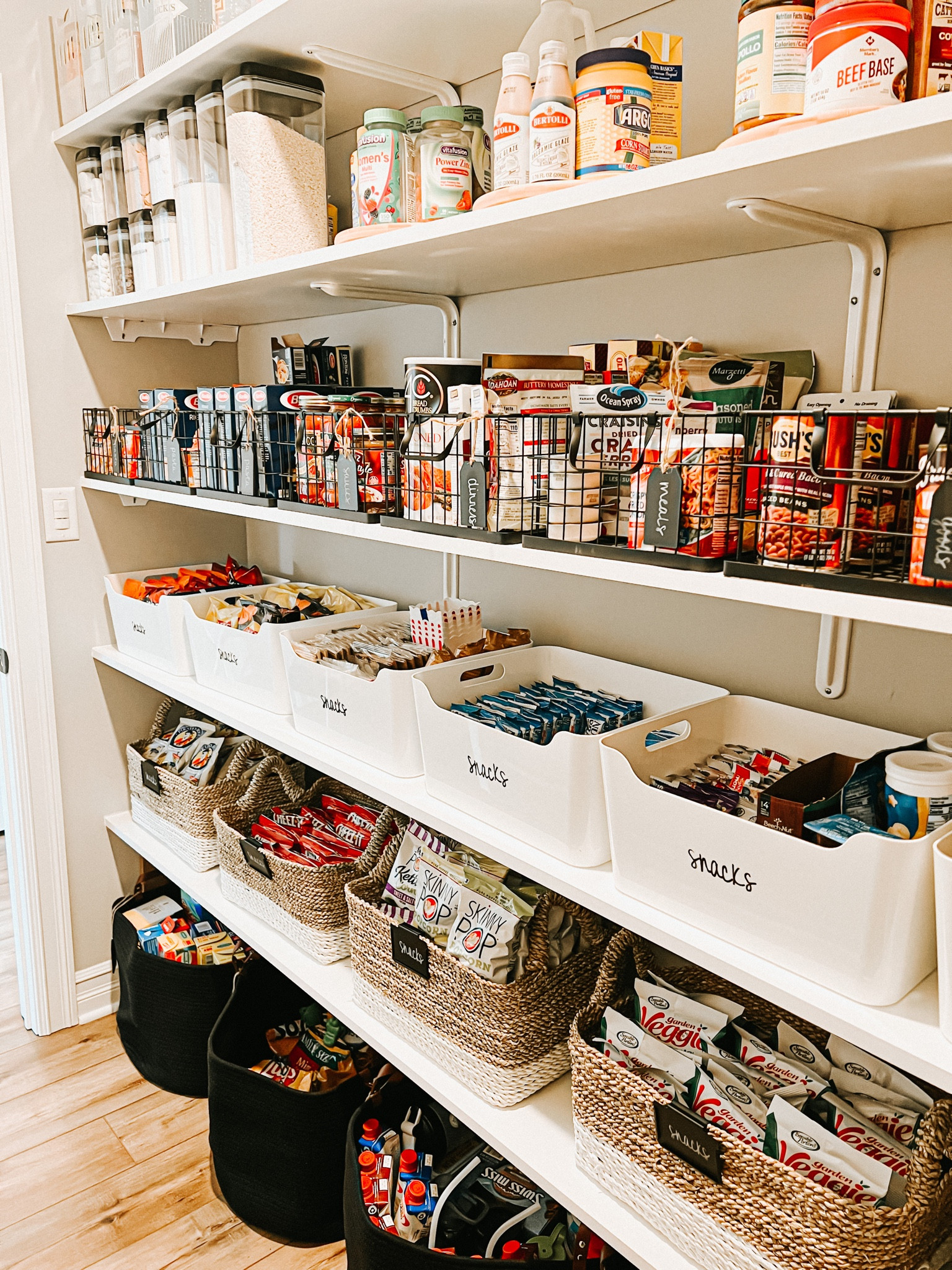 When it comes to organizing, there is no space too big or too small to have the perfect organizing potential! We always say, it’s all about how you use your space! Leave it to us to create the perfect space for you 🤍
.
.
.
.
#organizedbyjm #professionalorganizer #buffalo #homeorganization #pantry #pantryorganization #pantrygoals #howyouhome #homeinspo #organizingideas #organizinginspiration #homeinspiration #getorganized #organizedhome #pantrydesign #tidy #homeandliving #kitcheninspo #kitchenorganizing #kitchenorganization #ltkhome #homegoals #housebeautiful

#LTKhome #LTKfamily #LTKFind