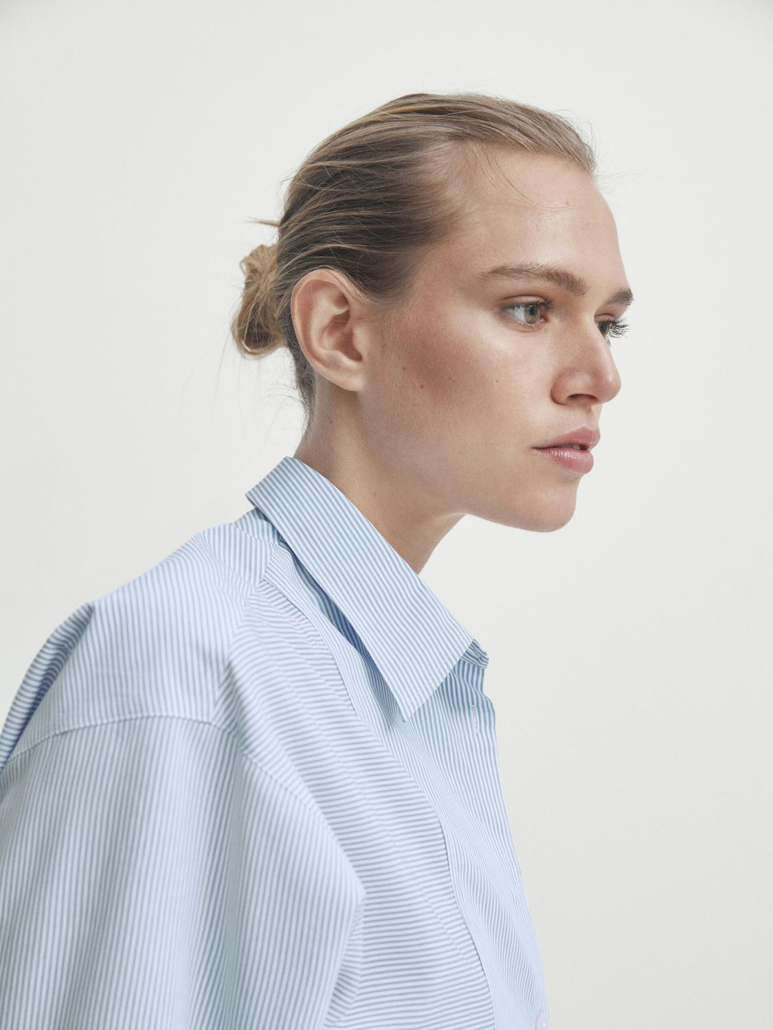 Flowing poplin shirt with chest detailing | Massimo Dutti DE