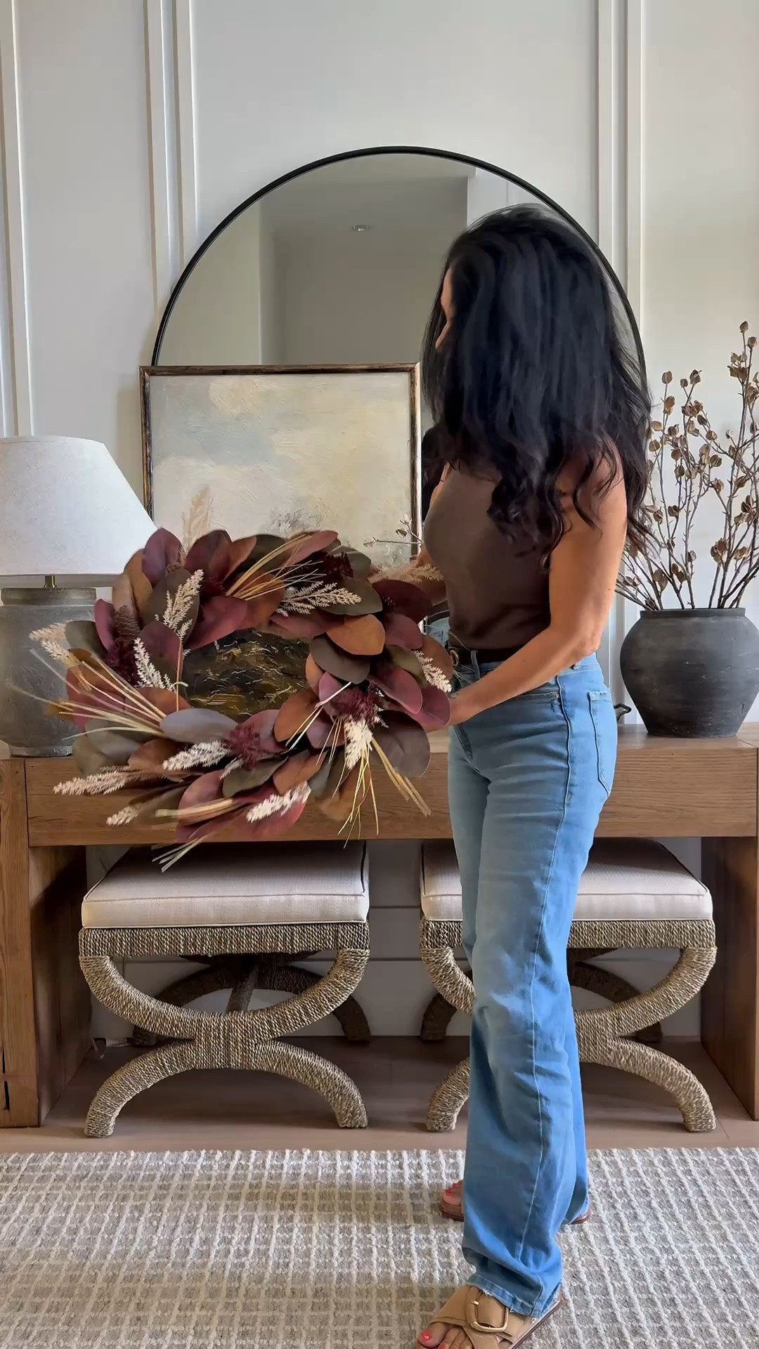 Gorgeous FALL wreath…large magnolia leaves, and natural color. I think it’s perfect! 
Fall home decor