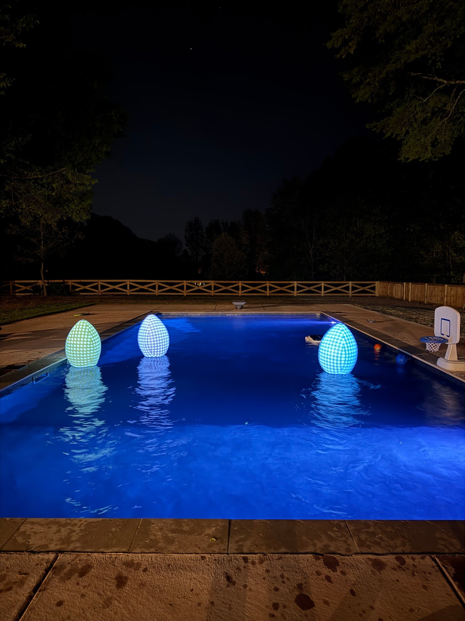 These fun Easter eggs float, light up, and can be staked in the ground for tons of Easter fun! 
#funboy
#pool
#swimmingpool
#easter
#easterdecor

#LTKSaleAlert #LTKSeasonal #LTKHome