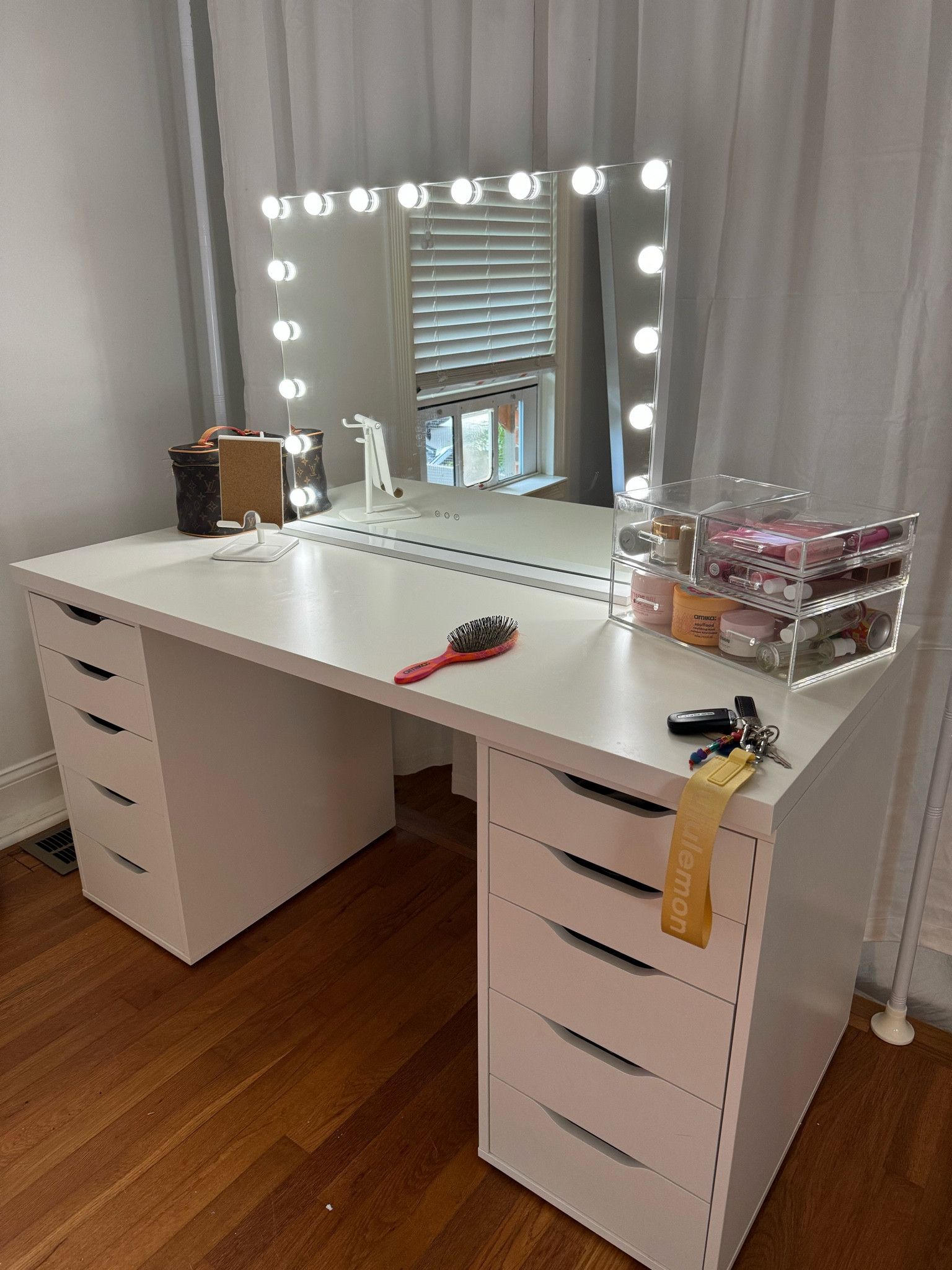 vanity desk

#LTKFamily #LTKHome #LTKStyleTip