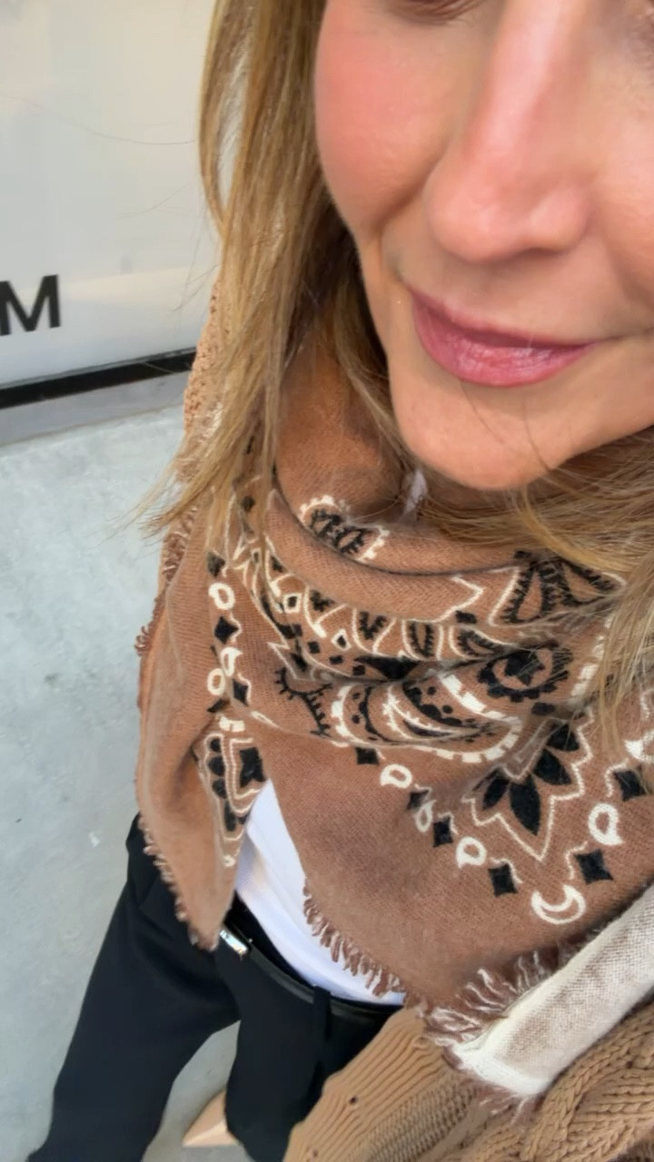 Feeling so elegant in this get-up for dinner in Chicago! Wearing a size 2 in pants

#LTKSeasonal #LTKTravel #LTKootd