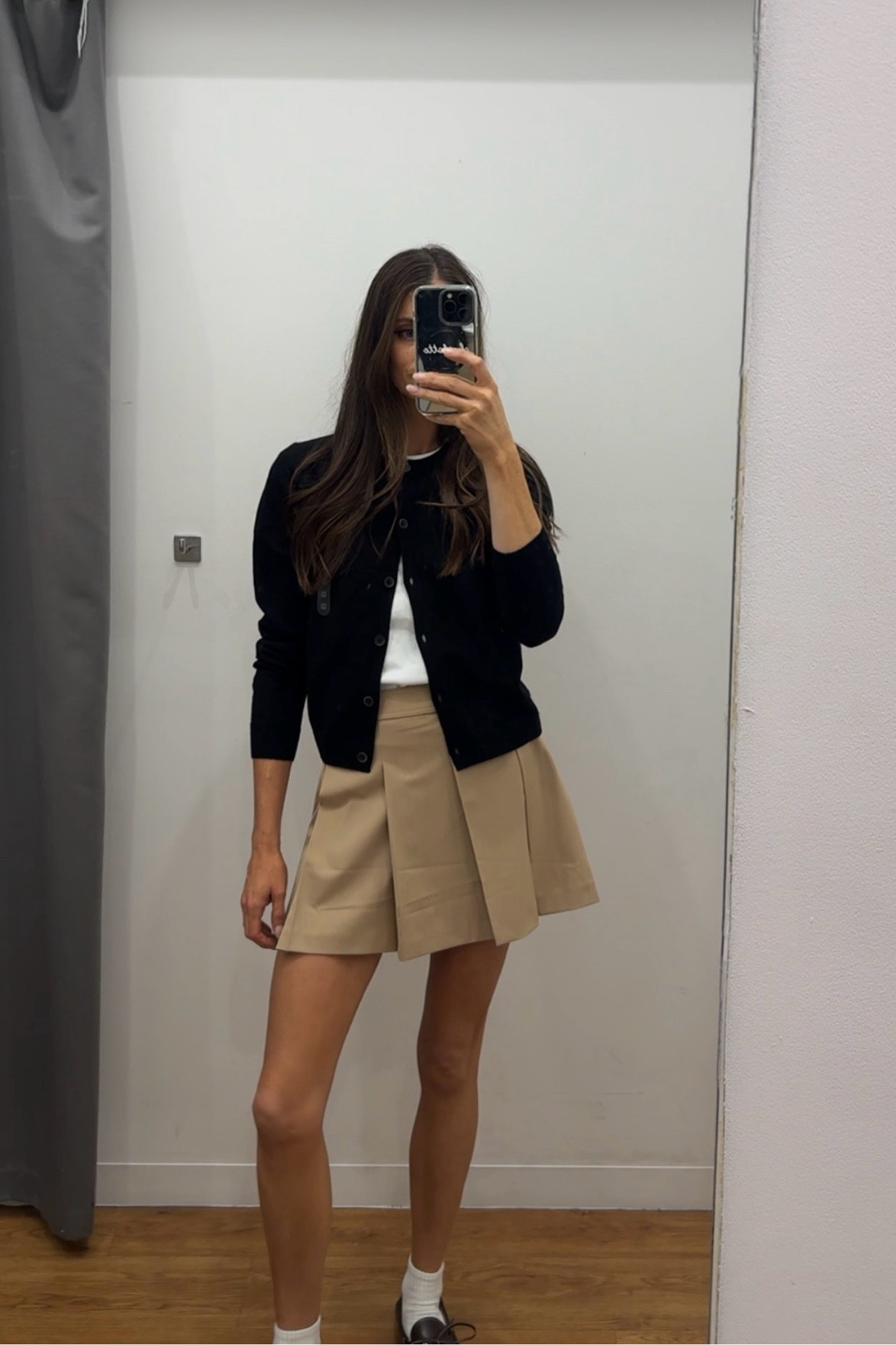 I am obsessed with this beige utility pleated skort
And it’s only $50!!

#LTKspring #LTKsale #LTKaustralia
