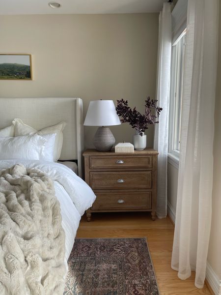 Bedroom nightstand ✨

Bedroom
Bedding
Nightstand
Lamp
Vase
McGee & Co
Studio McGee
Target
Wayfair
Pottery Barn
Loloi
Upholstered bed
Bedding sheet
Bedroom inspo
Styling
Home decor
Contemporary
Modern
Traditional
Transitional


#LTKFind #LTKhome #LTKstyletip