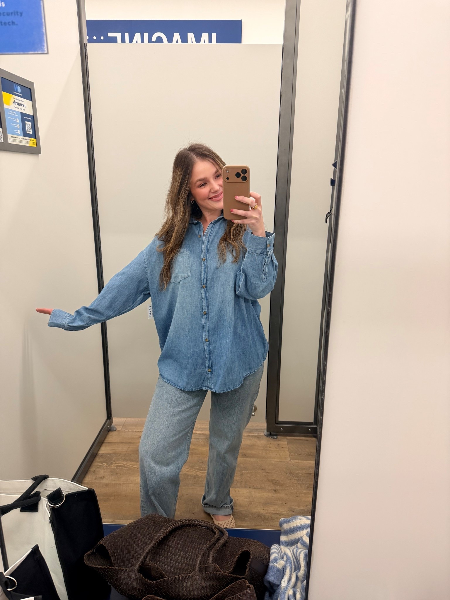 The cutest denim top without the expensive price tag 💙

#LTKootd #LTKFindsUnder50 #LTKmomlife