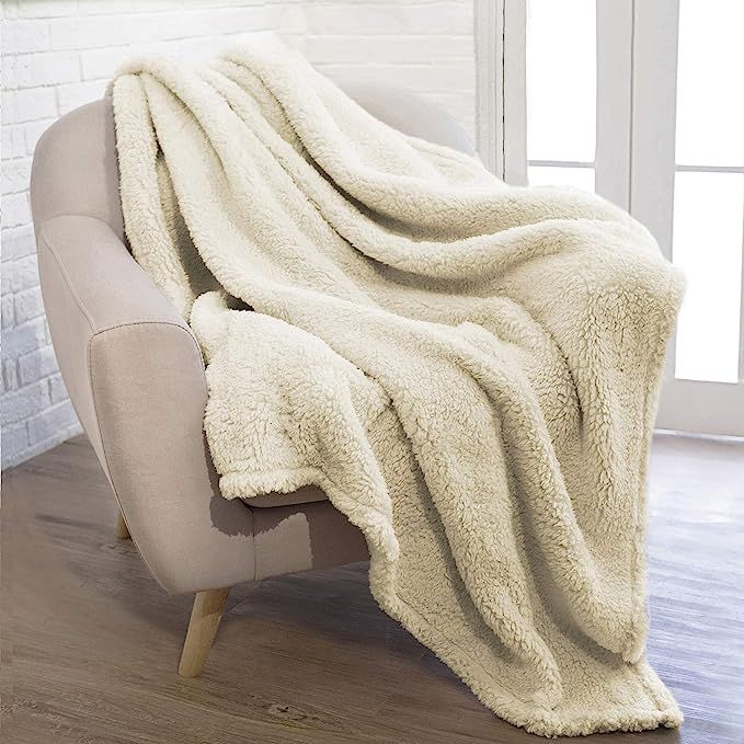 PAVILIA Plush Sherpa Throw Blanket for Couch Sofa | Soft Fluffy Shaggy Fleece Blanket | Fuzzy, Co... | Amazon (US)