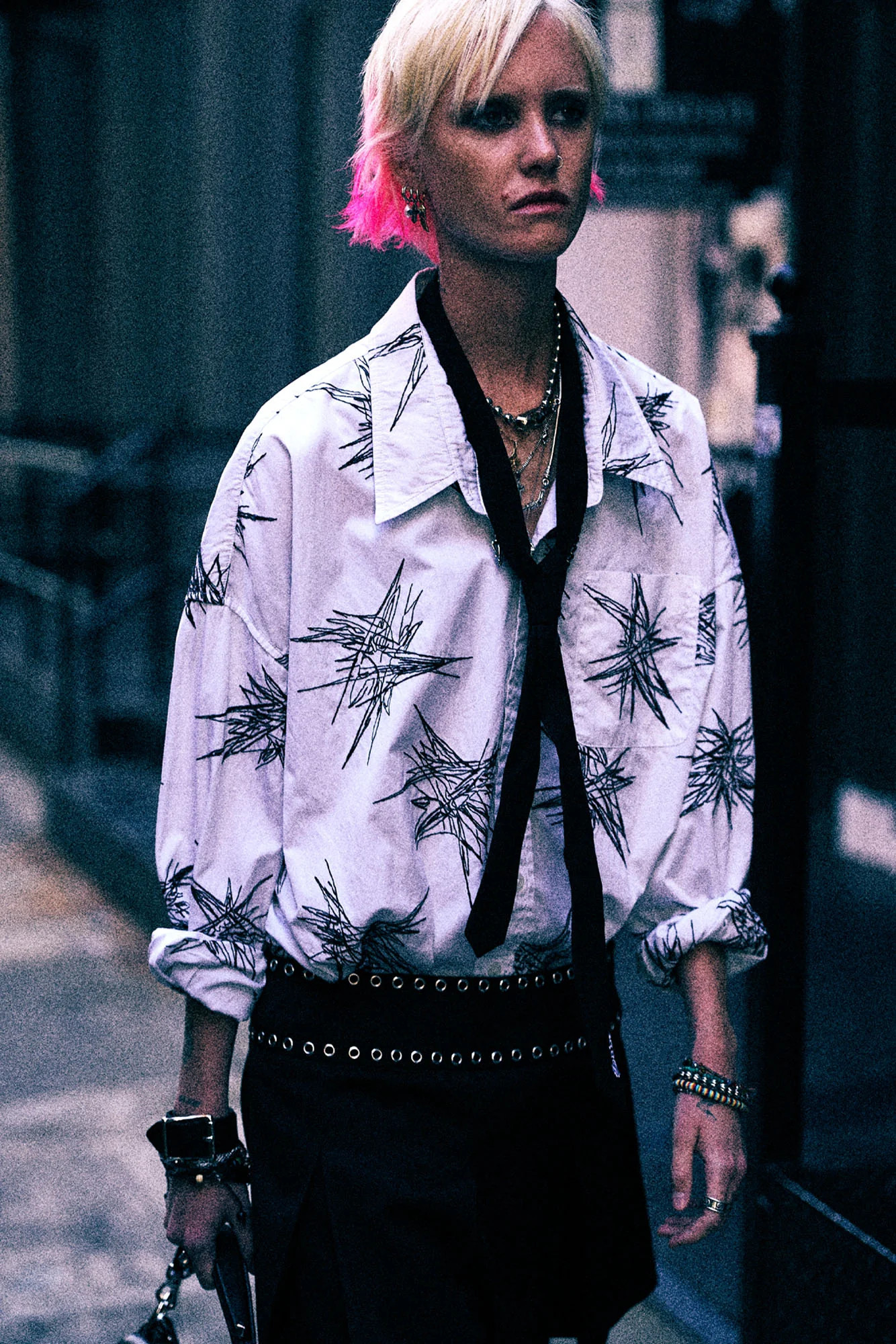 R13 Drop Neck Shirt - White With Black Embroidery / S | R13