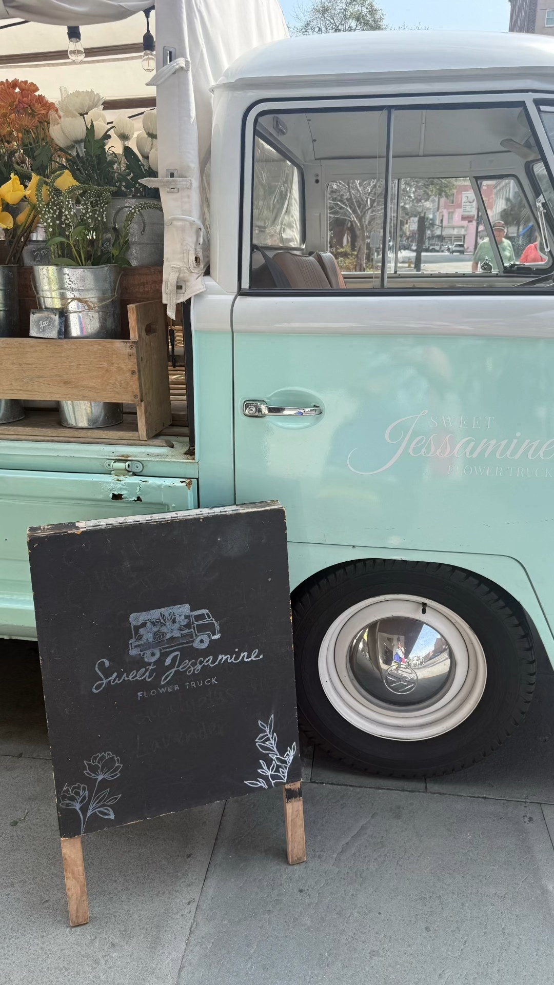 How cute is this vintage flower truck? 🌸

Charleston’s favorite flower truck Sweet Jessamine’s Flower Truck was at Hotel Bennett this weekend in downtown Charleston! 💐🌺🪻

#LTKmomlife #LTKdayinmylife #LTKTravel