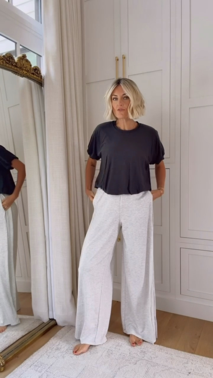 These athleisure pieces from Old Navy are 🤌🏼🤌🏼 Love the bubble hem on this shirt! It’s super versatile, and these wide leg pants are so comfortable! Wearing XS! 

Loverly Grey, Old Navy, athleisure, loungewear, wide leg pants, sweatpants

#LTKActive #LTKSeasonal