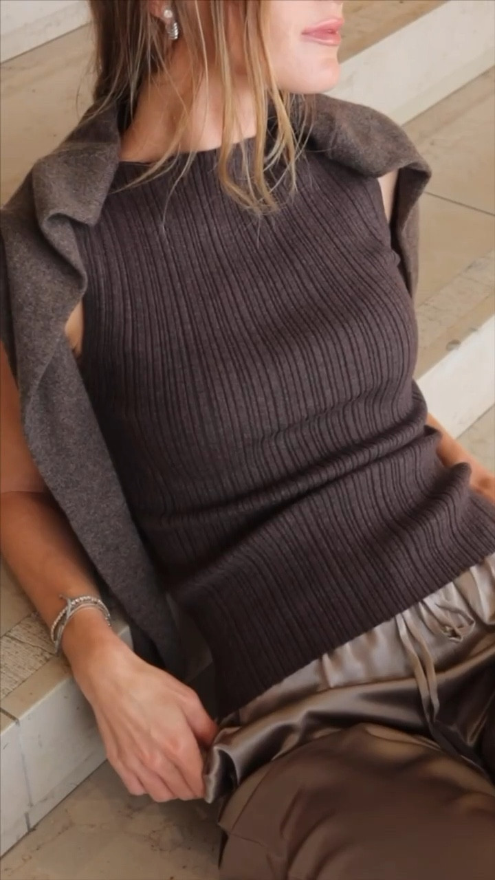 easy, elevated, everyday basics for work 💼 wearing my @onequince wardrobe staples, from silk pants to a sweater fit for a california fall #quincepartner