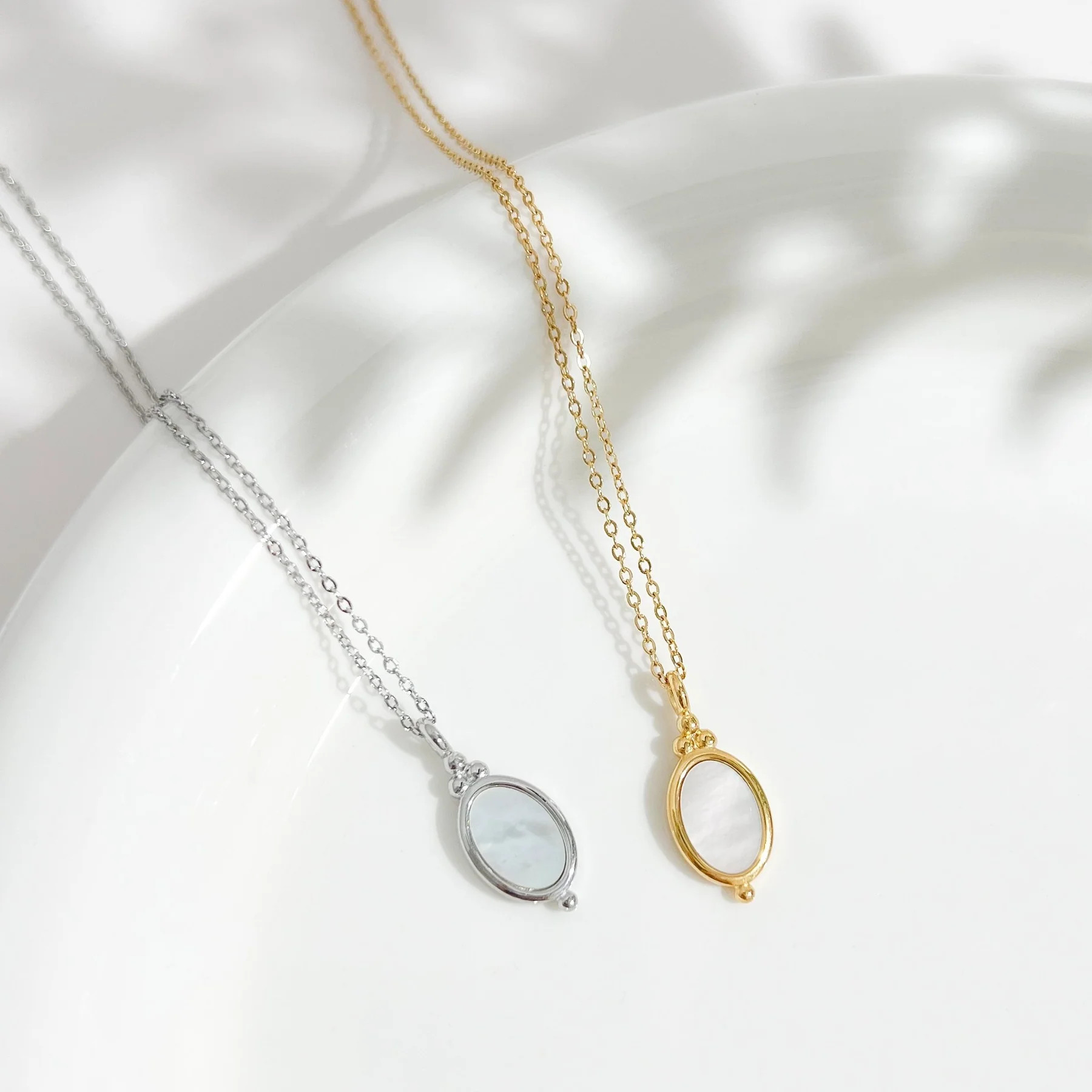 Isabel Mother of Pearl Necklace | Flaire & Co.