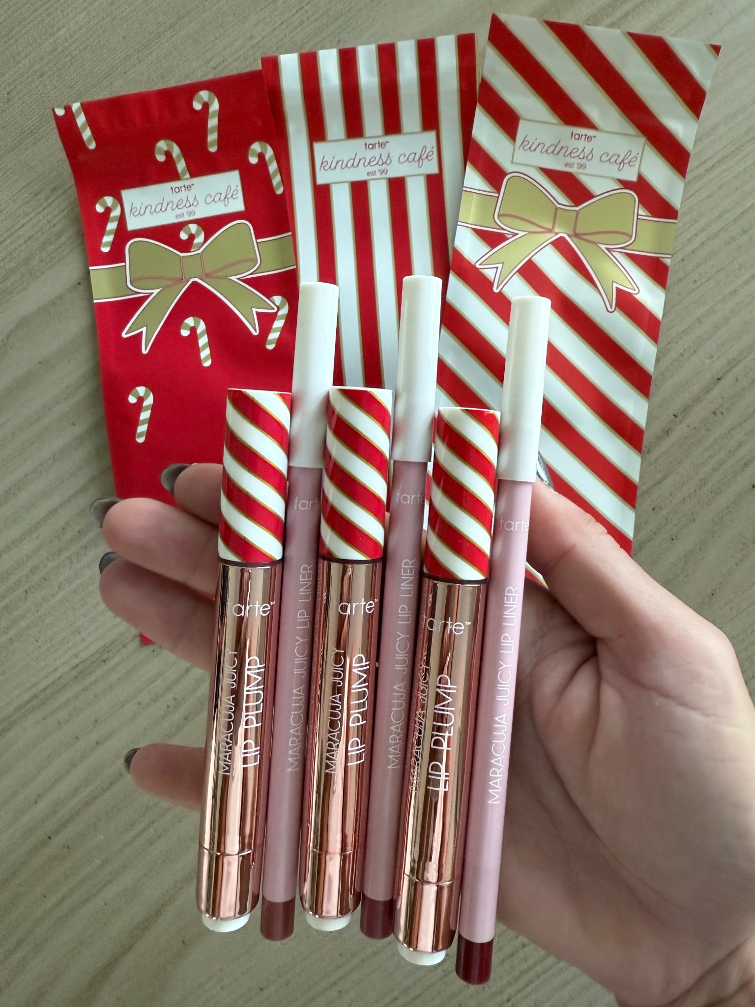Yes!!! This Tarte kindness cafe maracuja juicy 6pc lip set with bags is on special today!! $150 worth of product for $50 and new customers can use code HOLIDAY20 to get it all for just $30!!! That’s 3 gifts you can knock out! ⬇️⬇️

https://rstyle.me/+jKoe5IyJTiorZJfg5kfnjA
@qvc #loveqvc