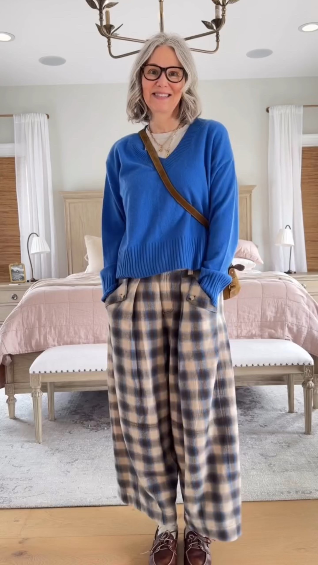 The perfect barrel leg pants styled 4 different ways 🤍
Pants are @damsonmadder Had to make sure I could wear them a million ways before keeping them. They are so soft, cute and comfy. A definite keeper.