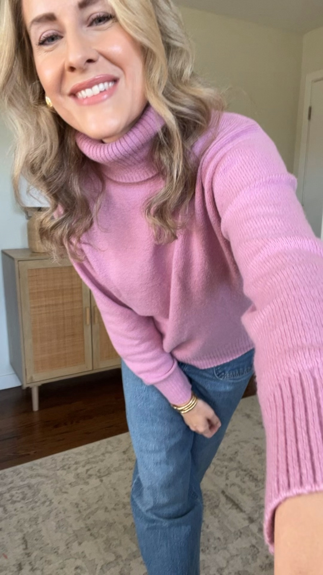 Amazon sweater under $25, I love the color and fit. Super soft. I’ve worn this one a ton and it’s not holding up as well as I’d hoped, but I don’t regret buying it. Fit is true to size, I’m in a small. 