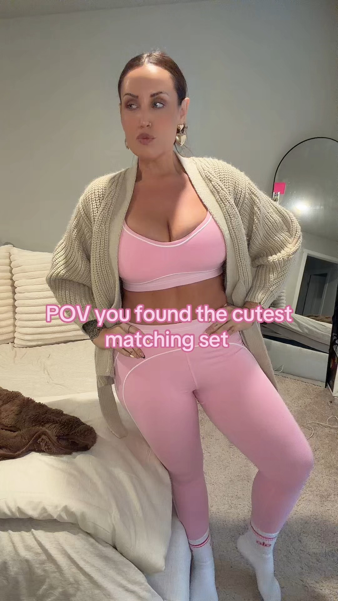 It’s giving aaallloooo

#LTKootd #LTKValentine #LTKfitnessgoals