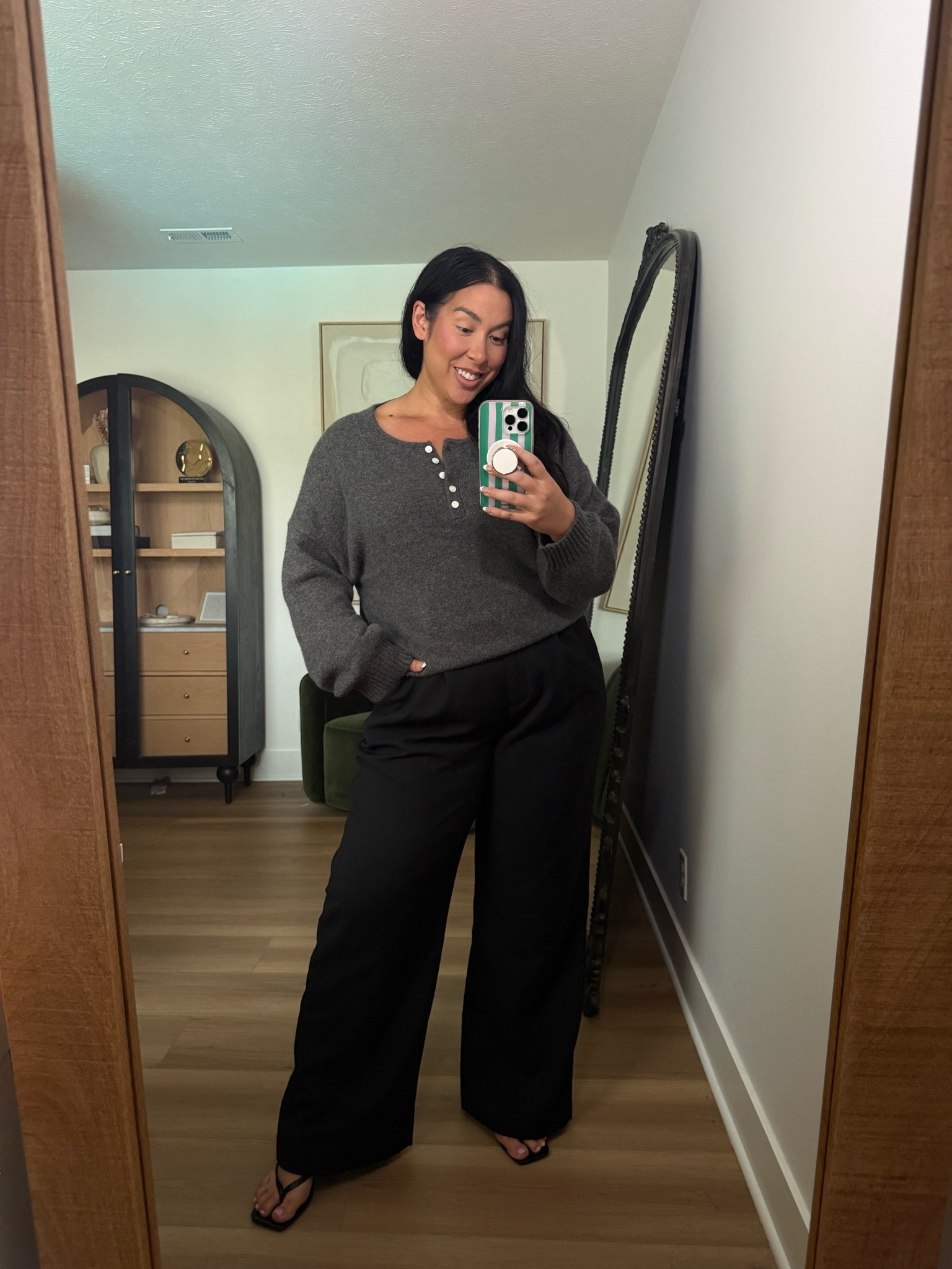 Loving this comfy casual fall outfit! Wearing a large on top and XL long on the bottom. Midsize, midsize fashion, fall fashion, Abercrombie 

 #LTKootd #LTKMidsize