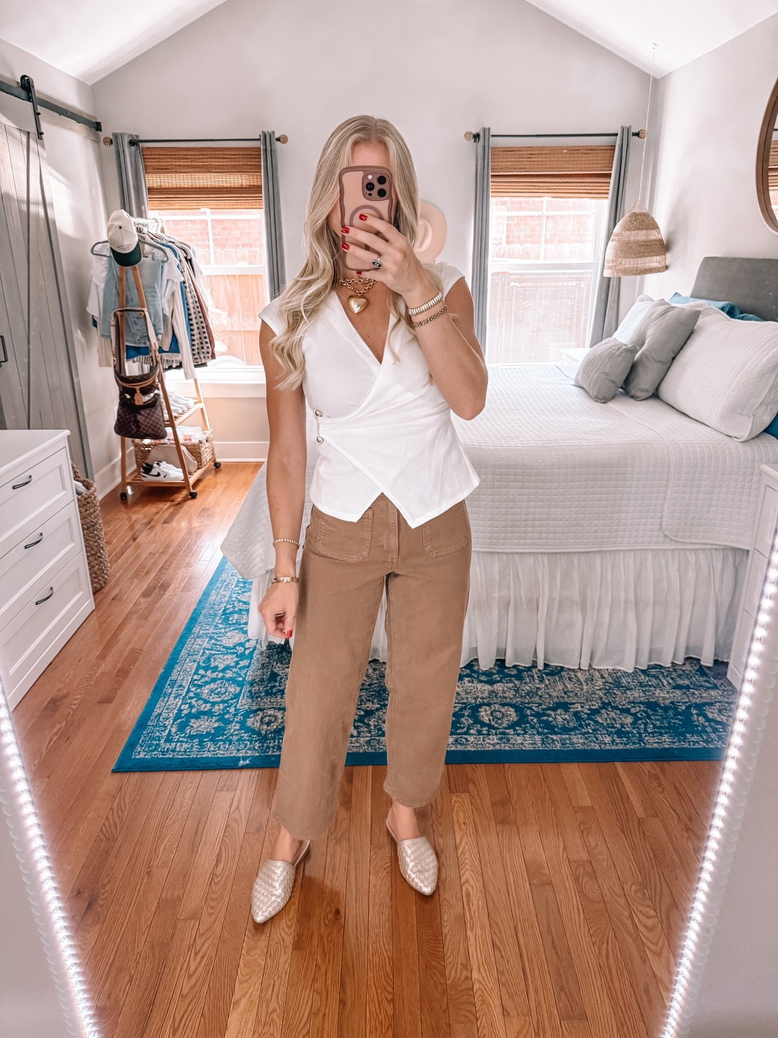 I definitely couldn’t gatekeep these… universally flattering and are a sell out risk! 🔥

Wearing size 4!

#momjeans #targetstyle #casualoutfits #casualoufitideas
target jeans, colette denim, mom jeans, wide leg jeans, everyday bra, fall casual outfit, amazon outfit, mom outfit, mom ootd, amazon haul, look for less, millennial style, mom fashion, affordable style

#LTKgrwm #LTKootd #LTKmomlife