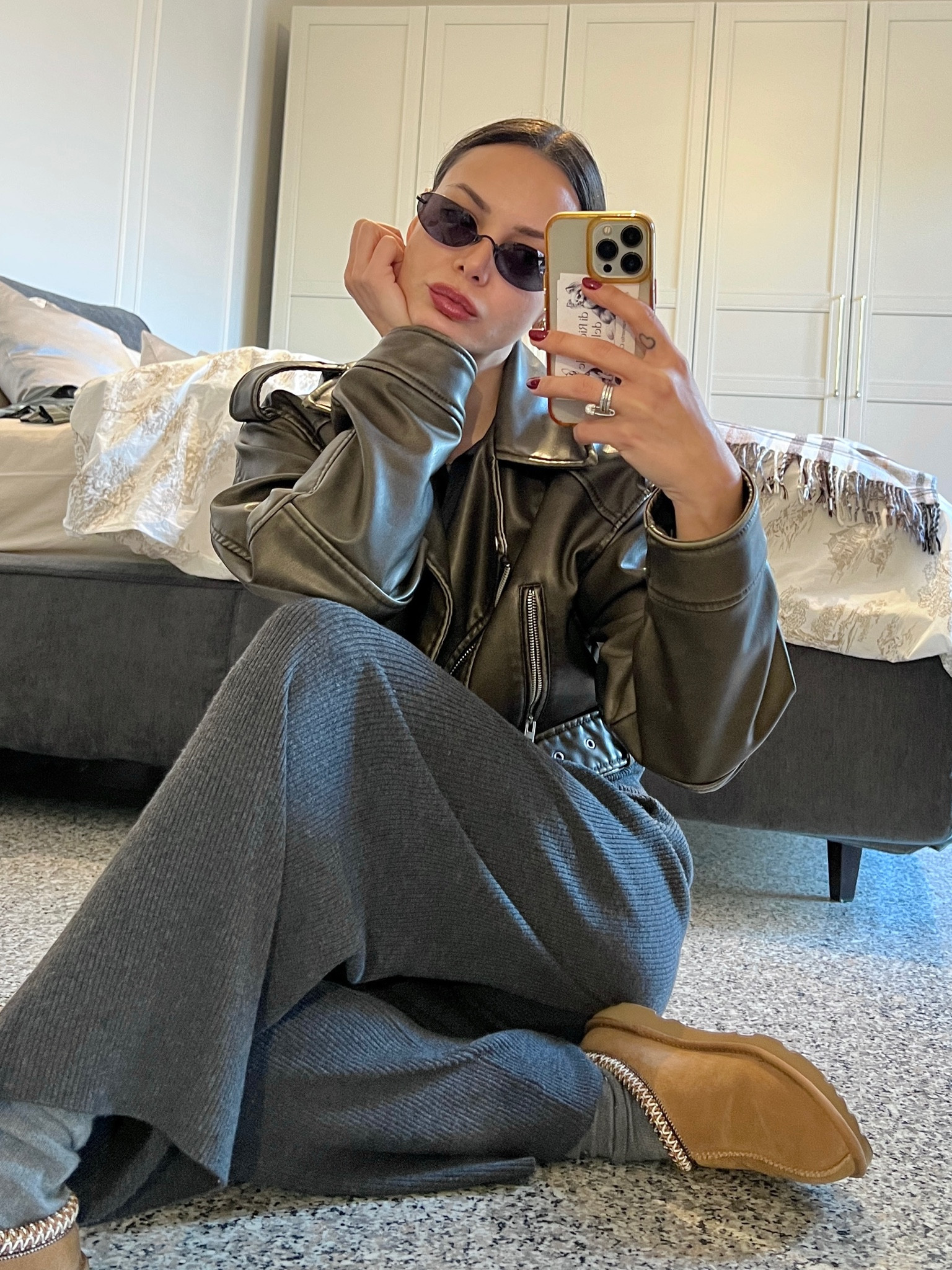 Oversized leather jacket and cashmere set

#LTKspring #LTKFashionMonth #LTKstyletip