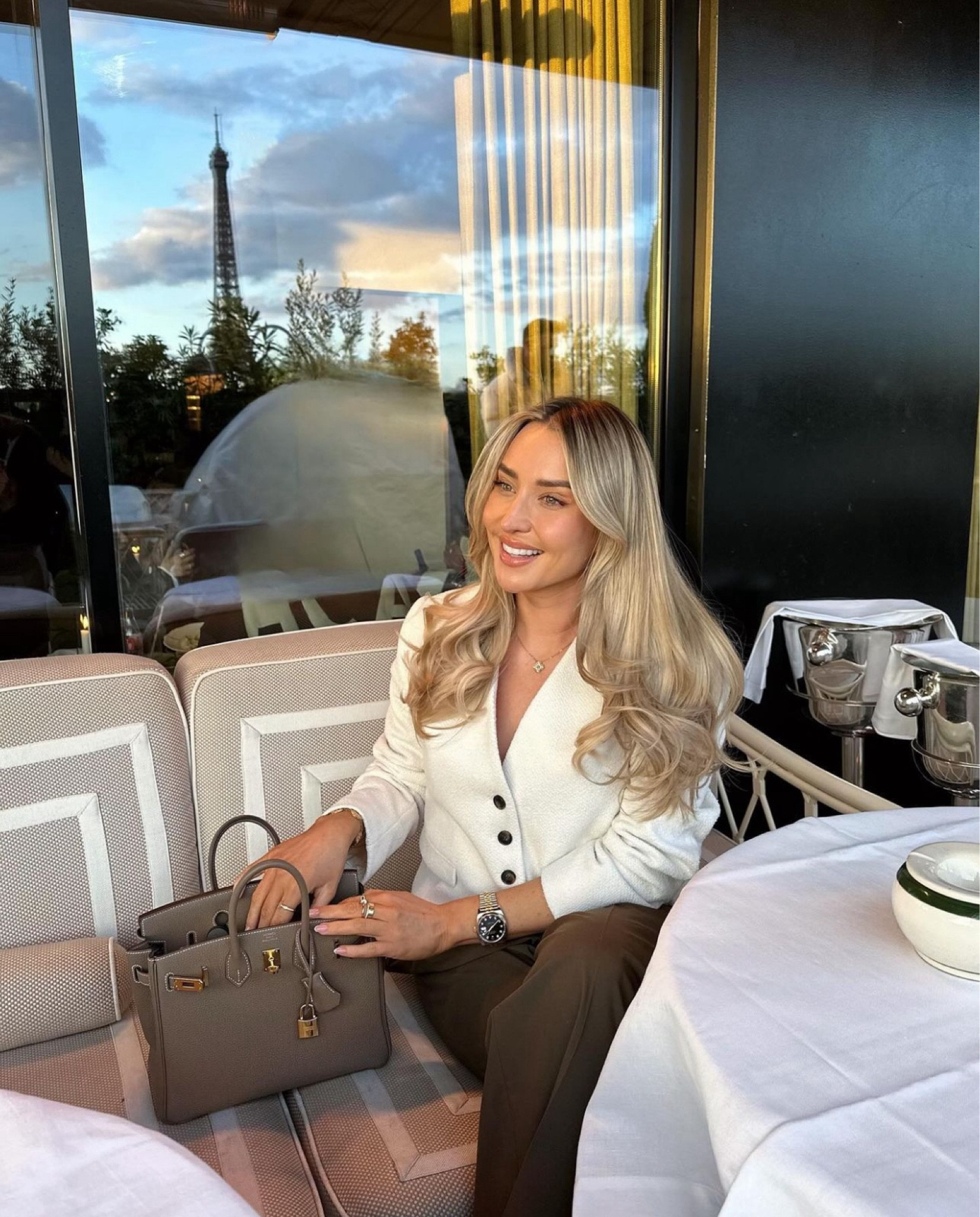 Parisian evenings 🇫🇷 

Neutral evening look, Massimo Dutti collarless crop blazer cream white, Abercrombie tailored taupe trousers, Hermes Birkin Etoupe

#LTKSeasonal #LTKeurope #LTKitbag