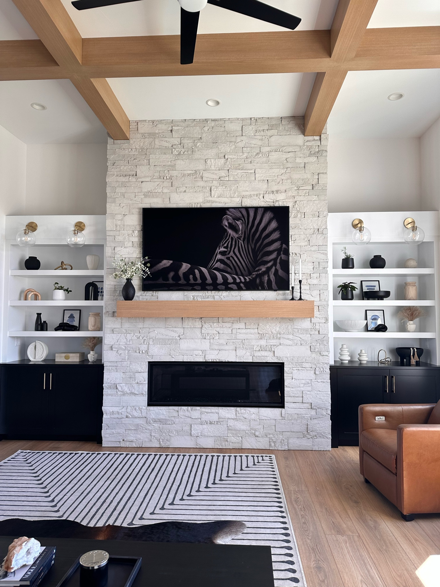 Living room appreciation post because I’m obsessed with this picture on my frame TV! Do you have a frame TV? What’s your favorite screen art?! Let me know below! 👇 

🤍 Don’t forget to follow me on instagram and LTK @ranch_437 for more home and lifestyle content! 🤍

Interior home design 
Home inspo 
Home build 
Home interior ideas 
Home Building hack 

#mycuratedsquares #myhometour #myhomebuild #modernranchhome #modernwesternhome #myhomedesign #myhomeview #welcometomyhouse #intentionaldesign #neutraldesign #bolddesign #organicmodern #realestate #homeinspo4you #cornersofmyhome #ltkhome
#homeswithpurpose #frametvart #ltkhome 

#LTKHome