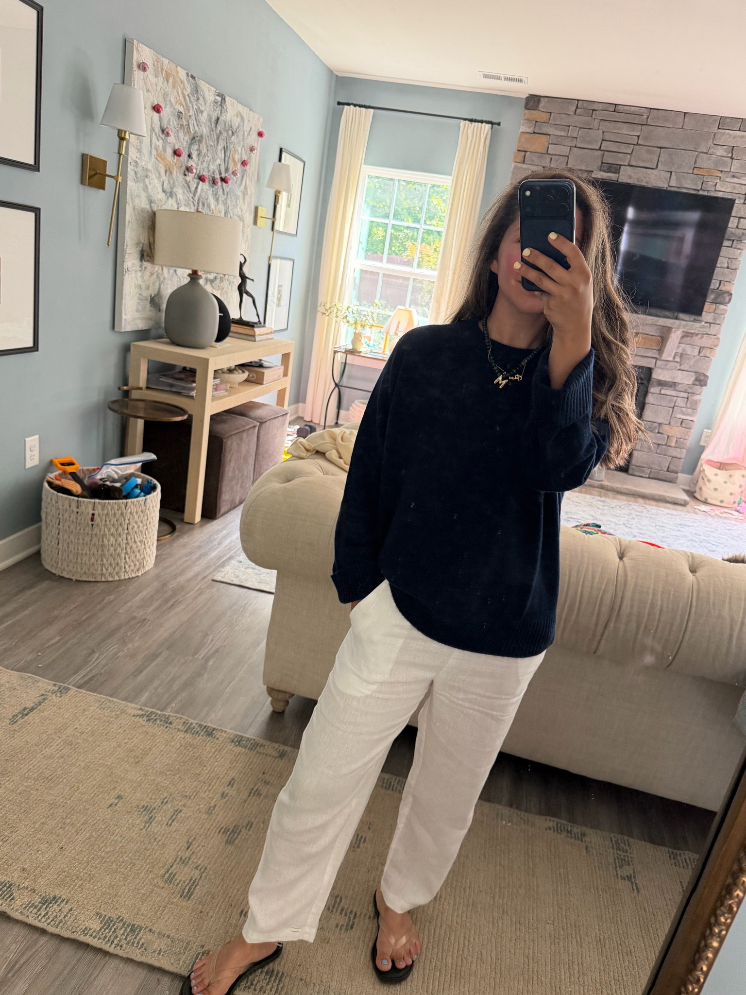 Size XS in the sweater and small in the pants- could’ve gone up a size in the linen pants 💚 

@Quince #quincepartner 