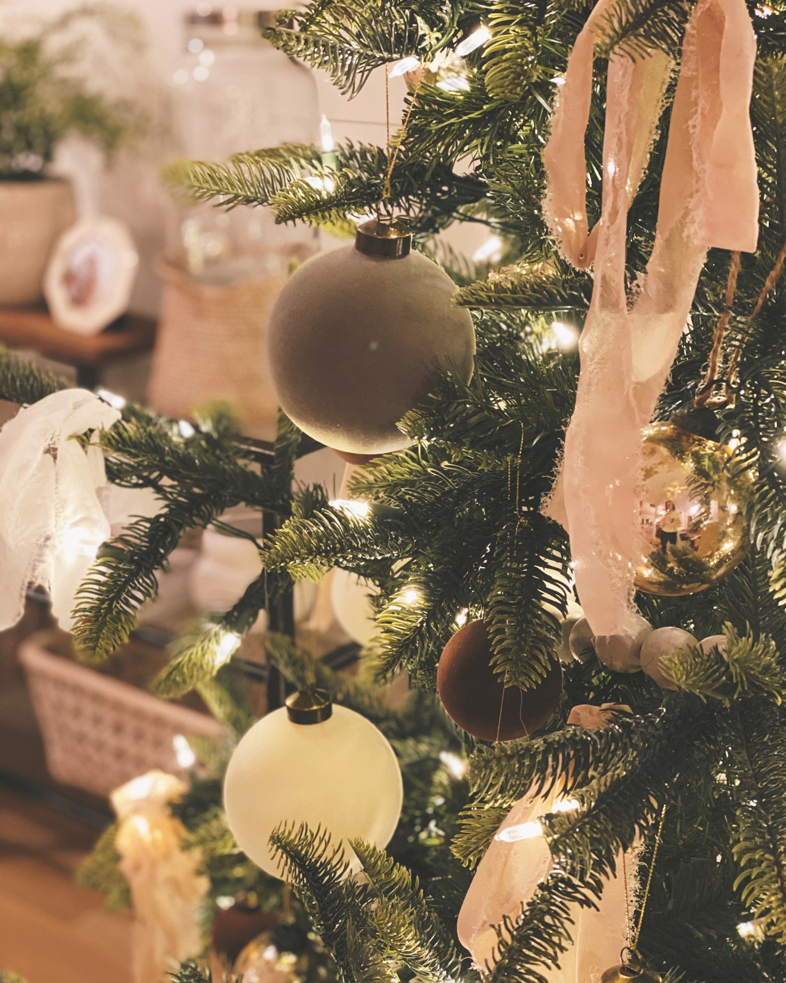 Christmas tree ornaments and ribbon 🌲 #tree #christmas #ornaments 

#LTKHoliday #LTKhome #LTKSeasonal