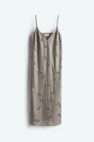 Bead-embellished dress | H&M (UK, MY, IN, SG, PH, TW, HK)