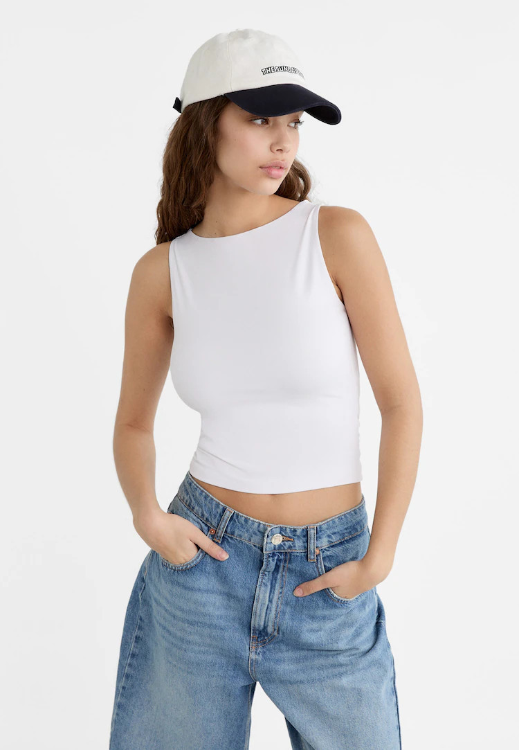 T-shirt en polyamide à col bateau - T-shirts femme | Stradivarius France | Stradivarius (FR)