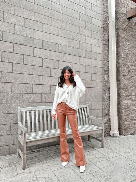 ll be wearing this @walmartfashion outfit on repeat this fall 🔁🍂✨

Everything is under $40, I’ll link it in my bio & here: #walmartpartner #walmartfashion 