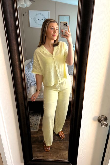 Turning a linen PJ set into a daily fit 💛