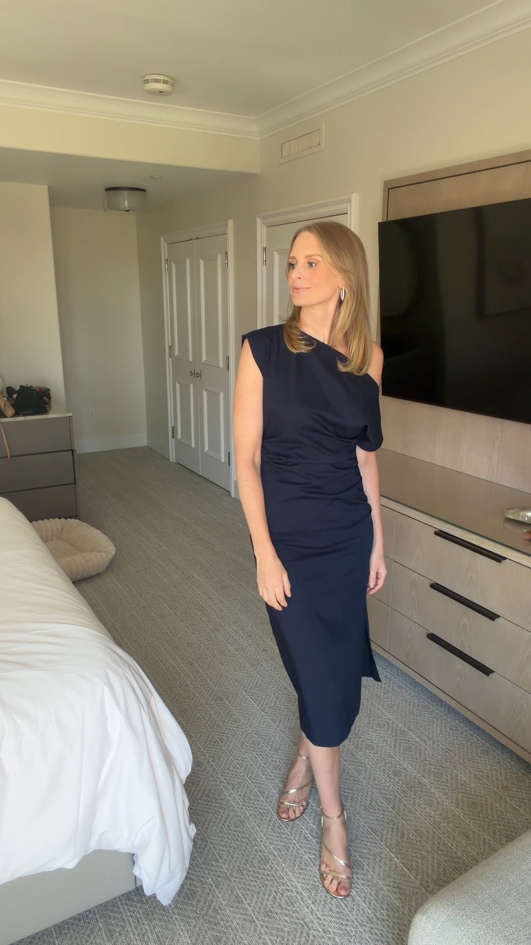 Shopping on a budget this fall? Don’t miss these two dresses from @mango! Get an extra 10% off when you buy 3 items or 15% off when you buy 4 items during their summer sale!! Just use code EXTRASALE at checkout 🙌🏻 #ad