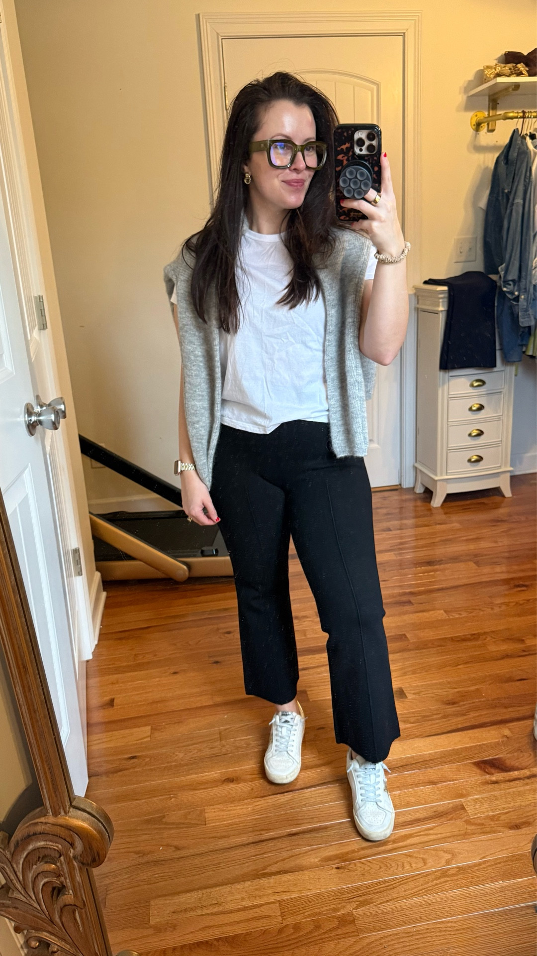 The best and most versatile pants for work and every day! 70% off right now at J.Crew. I’m wearing Petite Medium. perfect flattering wide waistband, piping down the front for an elevated look, and a weighted sweater material that is so cozy and comfortable.
Work pants 
J.crew work pants 
Black work pants navy work pants 

#LTKPetite #LTKWorkwear #LTKSaleAlert
