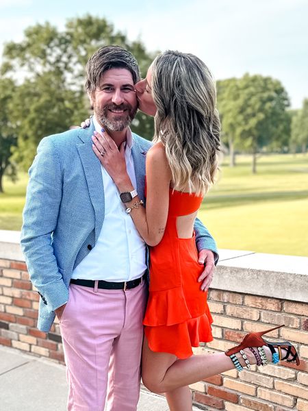 Here’s a little PDA for your Monday morning BECAUSE it’s the last week of school for the girls, AND it’s officially “wear a dress and drink in a golf cart” season 💃🏼🥂