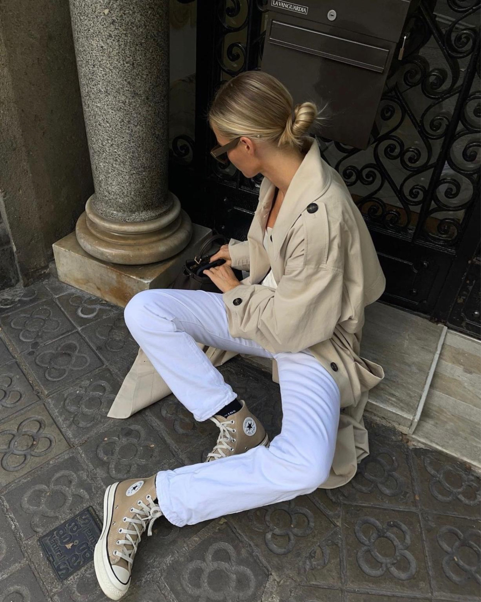Beige Converse, Levi’s white denim jeans, beige trench coat

#LTKStyleTip #LTKSeasonal #LTKShoeCrush