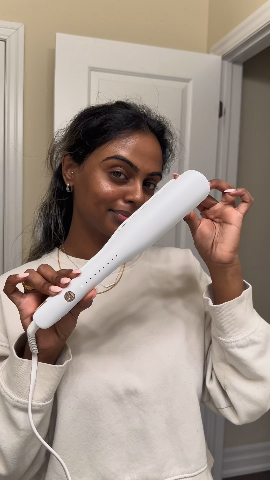Flat iron curls using the @T3 Lucea 1.5” Straightening and Styling Iron🤍

Friends and family sale is on now til March 25th - 25% off sitewide! 

#ad #psimpressionss #shoppersbeauty #shoppersdrugmart #sephora #sephorahaircare #t3micro #flatironcurls #straightenercurls #curlyhairtutorial 

#LTKstyletip #LTKsalealert #LTKfindsunder50