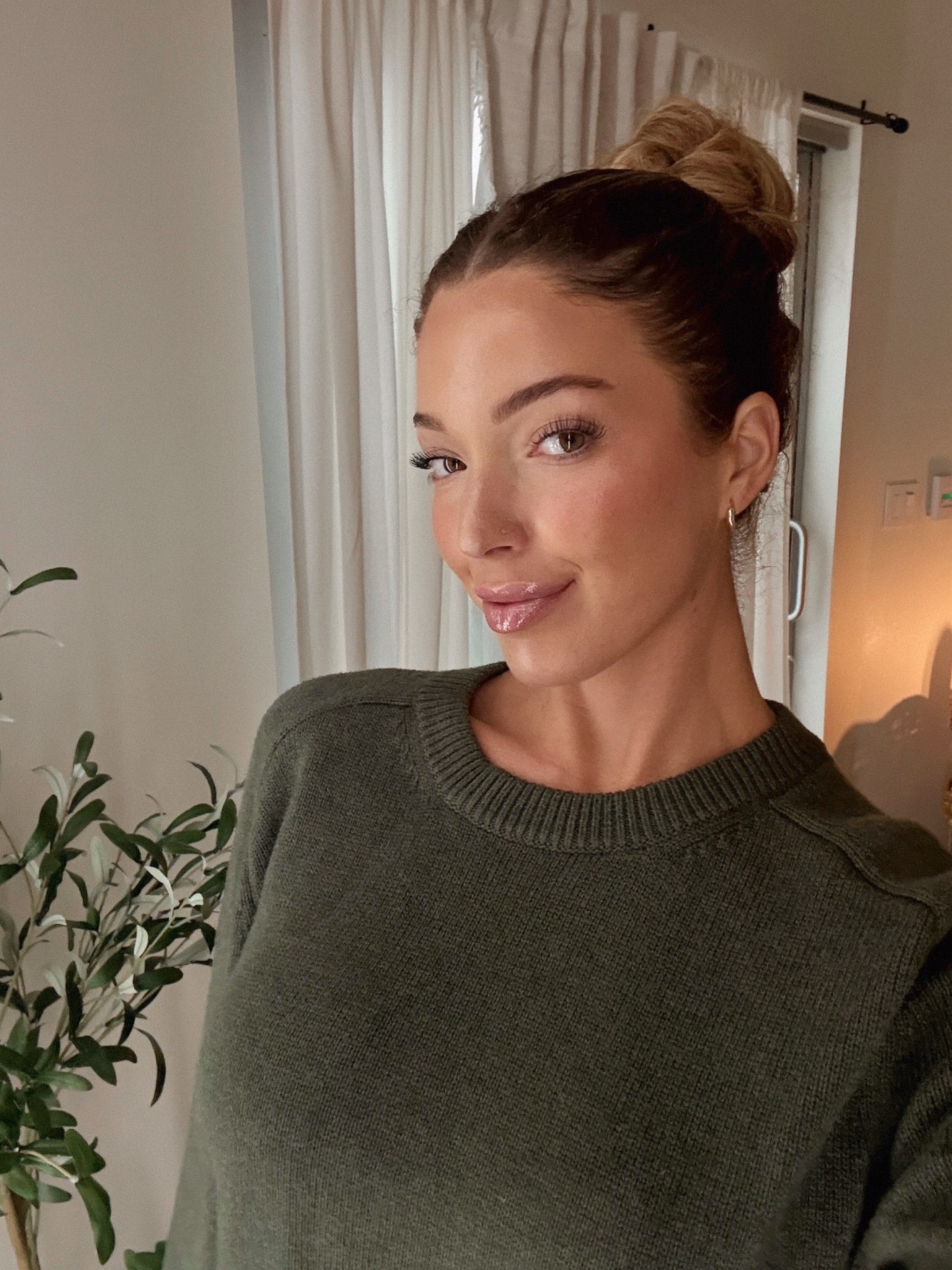 Skincare + makeup behind this look! Keeping it simple + prioritizing sun protection > 

#skincaretips #antiaging #ltkmakeup 

#LTKFindsUnder100 #LTKWorkwear #LTKBeauty