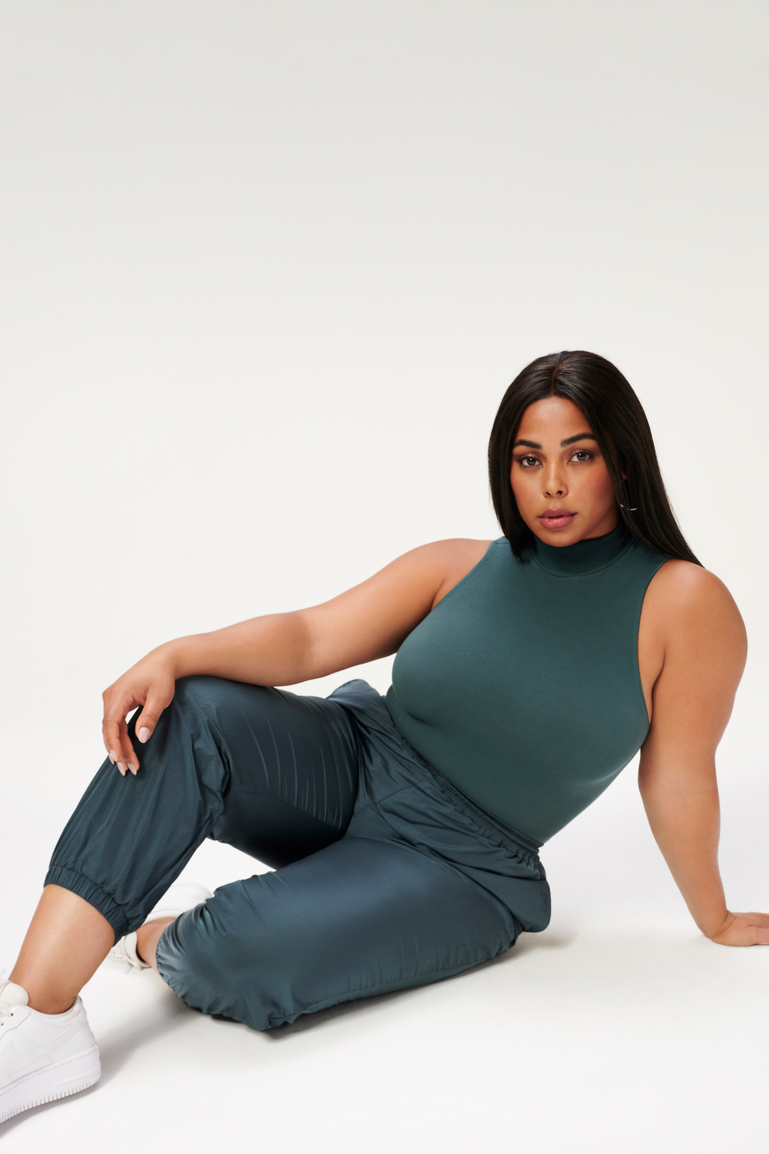 SEAMLESS MOCK NECK BODYSUIT | QUARRY001 | Good American