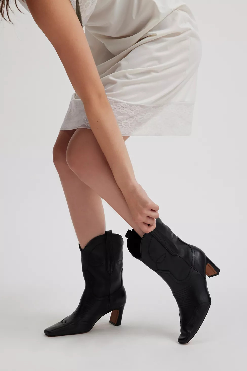 Free Shipping On Orders $50+ Details | Urban Outfitters (US and RoW)